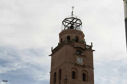 Torre con reloj de la Iglesia Colegiata de Medina del Campo.